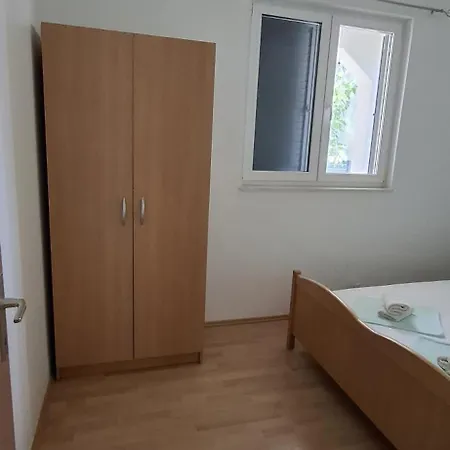 Brnada Апартаменты Трогир